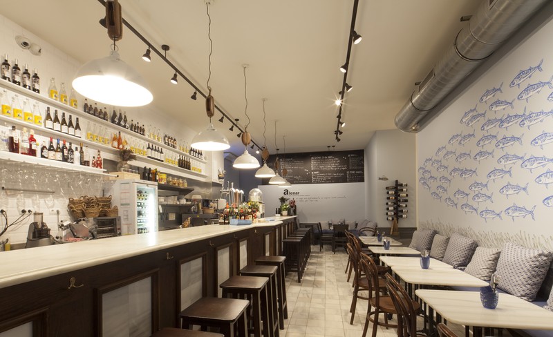 ALENAR Bodega Mediterranea presta servicio en la subcategoría de  en 