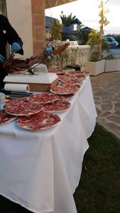 CHARCUTERIA BON GUST presta servicio en la subcategoría de Catering en Valencia