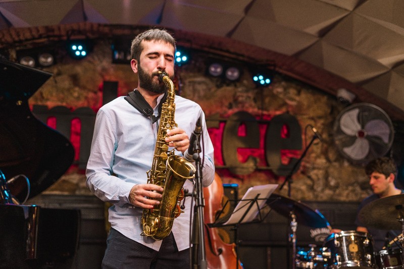 Edu Cabello Saxo presta servicio en la subcategoría de  en 