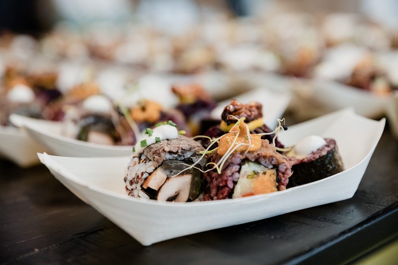 Roots & Rolls presta servicio en la subcategoría de  en 