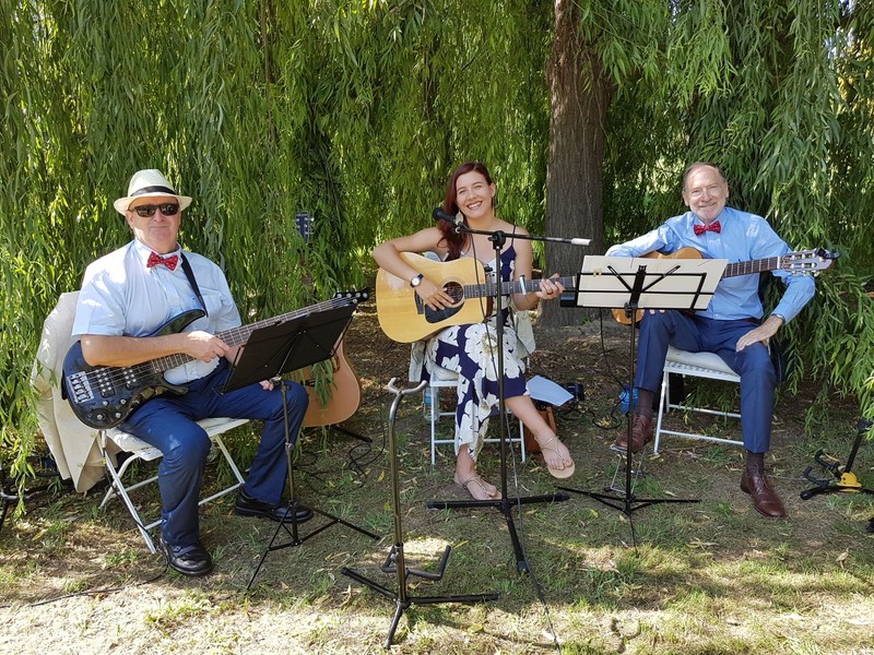 Combo Zeta presta servicio en la subcategoría de  en 