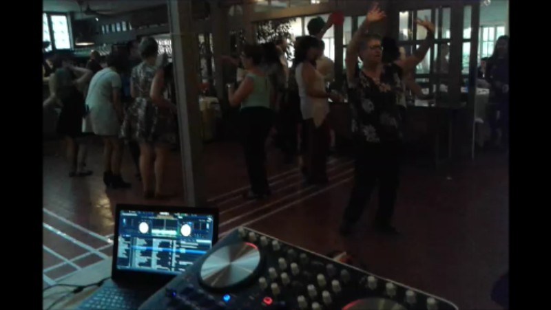 Dj Liziane Eventos Sociales y Corporativos presta servicio en la subcategoría de  en 