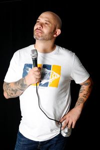 Ismael galletero presta servicio en la subcategoría de Monologuistas, cómicos y humoristas  en Murcia