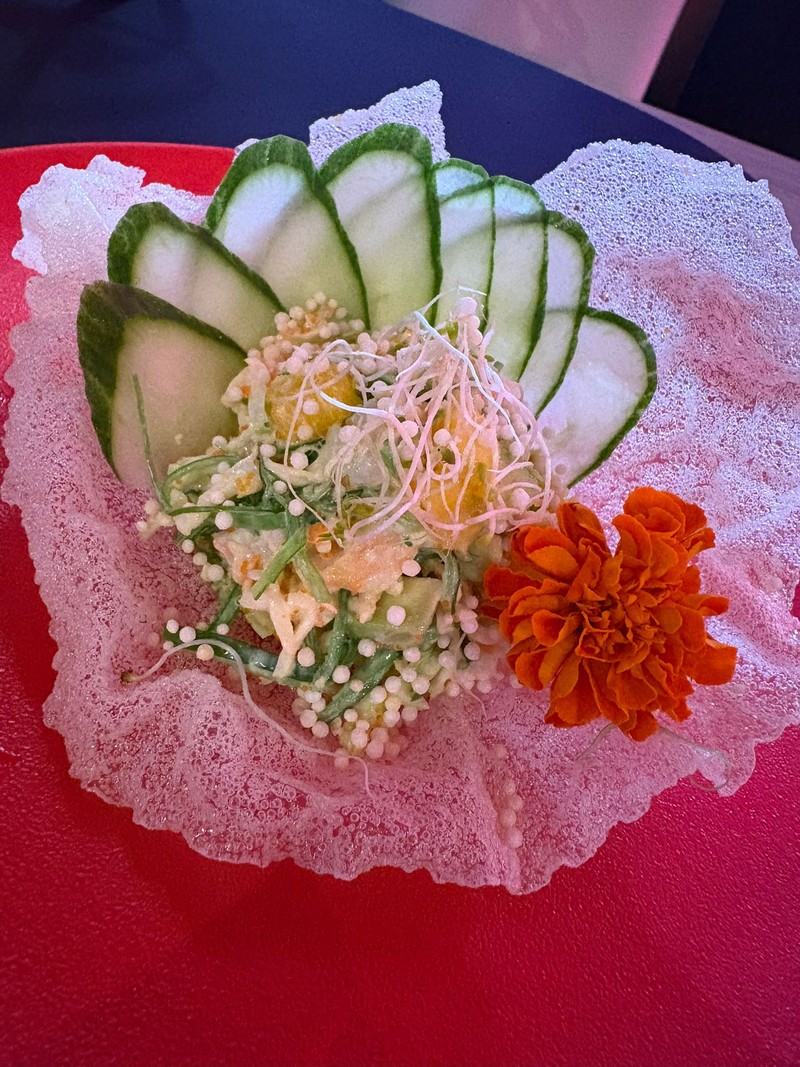 OOGWAY SUSHI presta servicio en la subcategoría de  en 