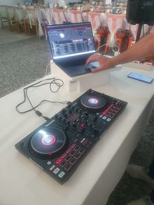 StephanDj presta servicio en la subcategoría de Djs en Valencia