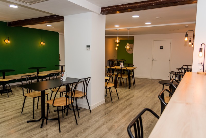 Salad Planet presta servicio en la subcategoría de  en 