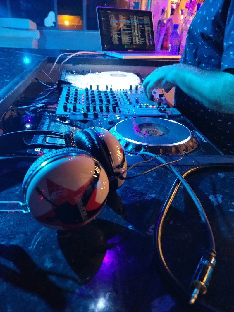 Les Planches presta servicio en la subcategoría de  en 