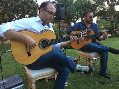 Live Bands Music presta servicio en la subcategoría de Grupos de Jazz en Girona