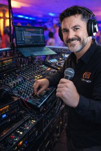 Dj retroJCP presta servicio en la subcategoría de Djs en Granada