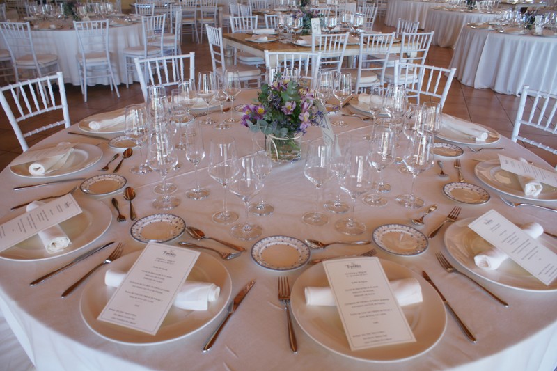 MADE WITH LOVE SEVILLA presta servicio en la subcategoría de  en 