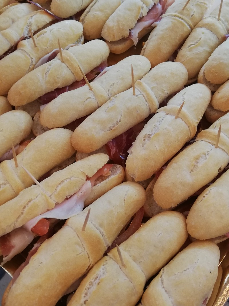 Pinilla, Panadería presta servicio en la subcategoría de  en 