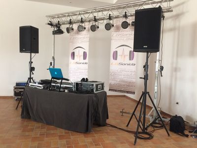 LBsonido Eventos presta servicio en la subcategoría de Djs en Sevilla
