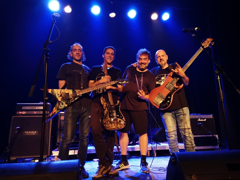 LOS BRASAS presta servicio en la subcategoría de  en 