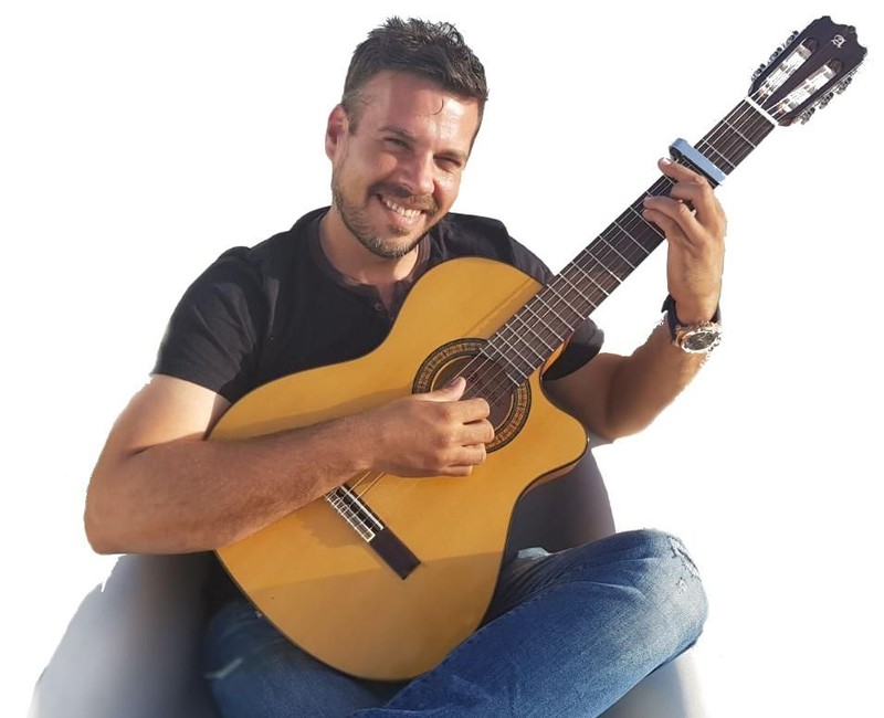 Sauwy Perez presta servicio en la subcategoría de  en 