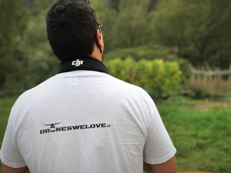 Droneswelove presta servicio en la subcategoría de  en 