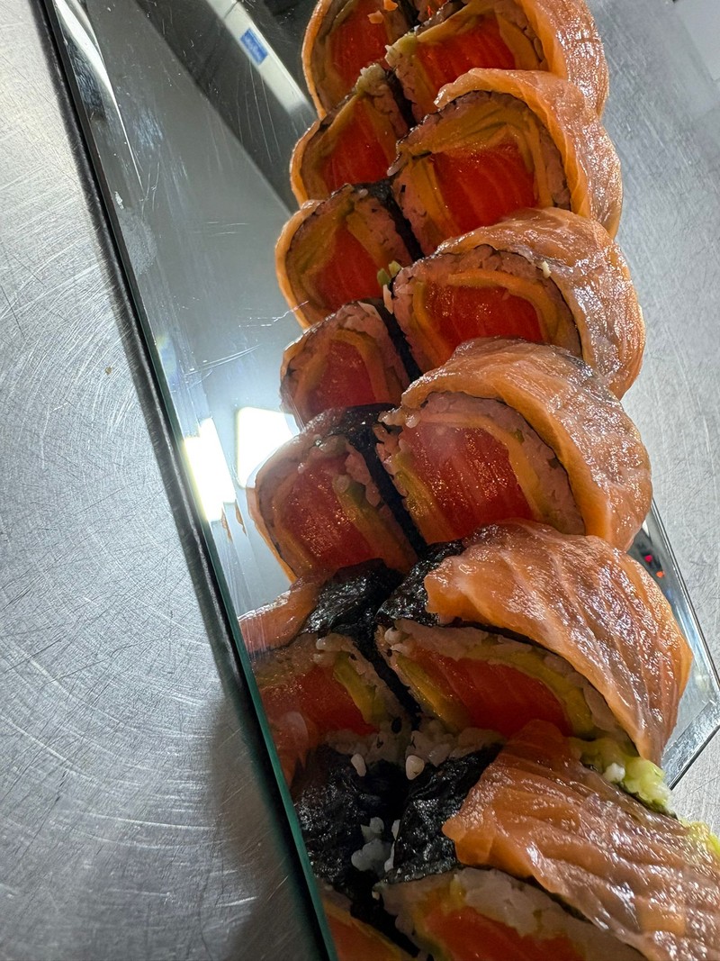 OOGWAY SUSHI presta servicio en la subcategoría de  en 