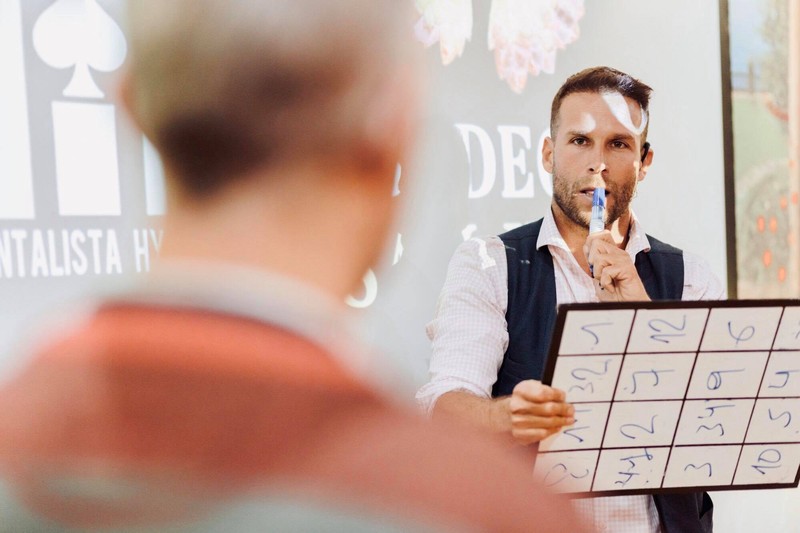 Mago Nil presta servicio en la subcategoría de  en 