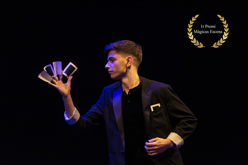 Pol Pavo - Màgia presta servicio en la subcategoría de  en 