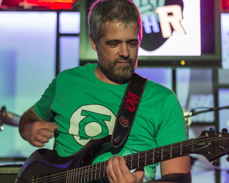 SuperHeRocks presta servicio en la subcategoría de  en 