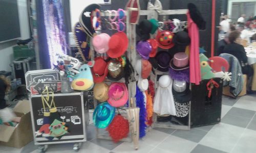 Photoqueen presta servicio en la subcategoría de Fotomatón y Photocall en Málaga