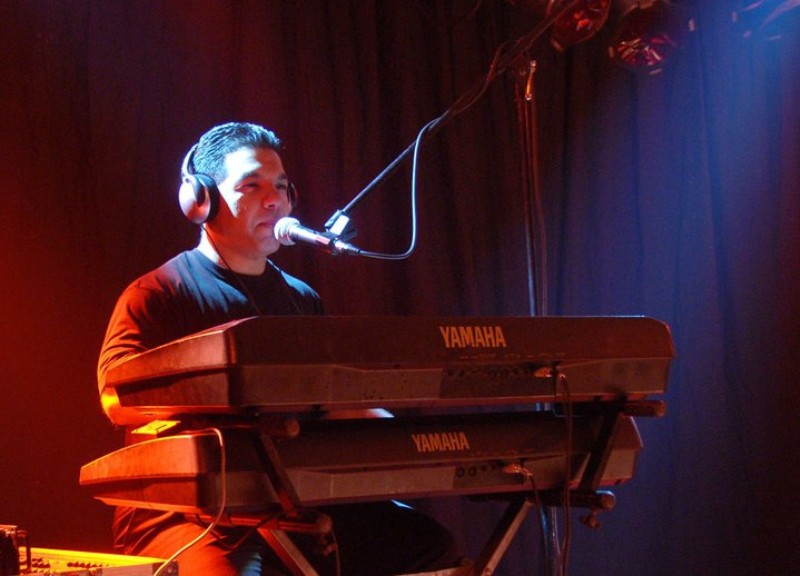 pianista cantante presta servicio en la subcategoría de  en 