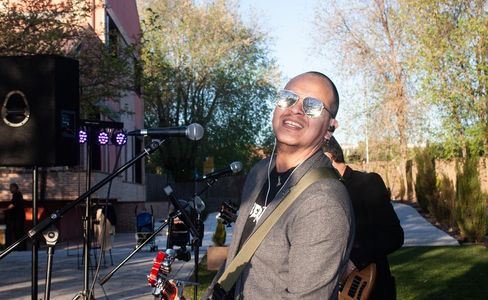 DOBERBAND presta servicio en la subcategoría de Orquestas, cantantes y grupos en Madrid