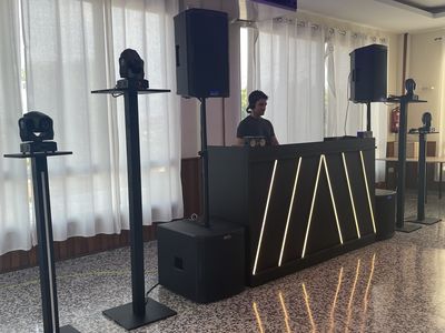 Thousand Dreams presta servicio en la subcategoría de Djs en Valencia