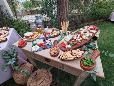 CARMEN ROLDAN MUSIC presta servicio en la subcategoría de Orquestas, cantantes y grupos en Sevilla