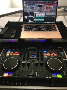 Dj Cantante Profesional Chus presta servicio en la subcategoría de Djs en A Coruña