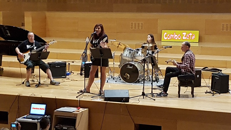 Combo Zeta presta servicio en la subcategoría de  en 