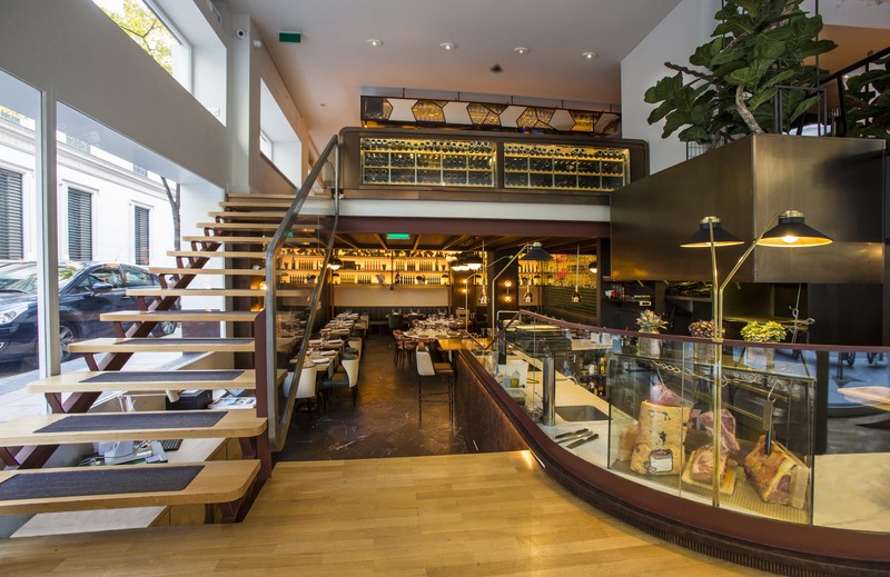 AVEC presta servicio en la subcategoría de  en 