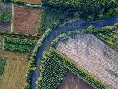 Paisatges Verticals, fotografia aèria presta servicio en la subcategoría de Video y fotografía con drones en Girona