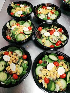 Pasteleria Amada presta servicio en la subcategoría de Catering en Alicante