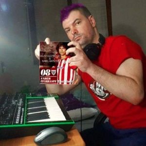 UGUTZ ELECTRONIC presta servicio en la subcategoría de Djs en Vizcaya