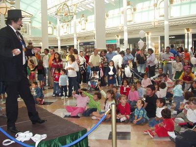 Mago Óscar Dieguez presta servicio en la subcategoría de Magos para niños en Madrid