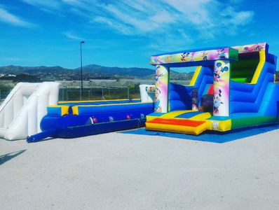 Eventos Axarquia presta servicio en la subcategoría de Animadores infantiles en Málaga