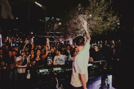 ProSo presta servicio en la subcategoría de Djs en Barcelona