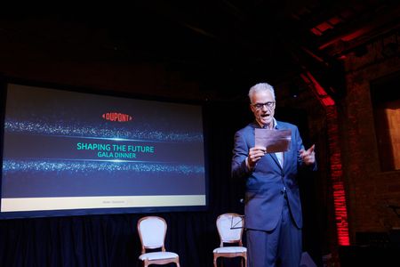 Maestro de Ceremonias en inglés nativo presta servicio en la subcategoría de Maestros de Ceremonias, Oficiantes y Presentadores en Barcelona