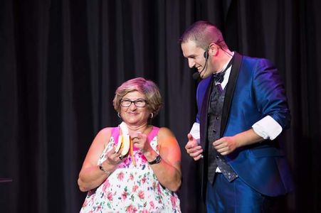 Gales Iusionista presta servicio en la subcategoría de Magos para niños en Madrid