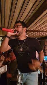 YOHAN'S BAND presta servicio en la subcategoría de Grupos de Rock y Pop en Cádiz