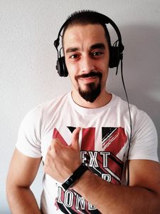 Efrén_Dj Eventos presta servicio en la subcategoría de Djs en Murcia