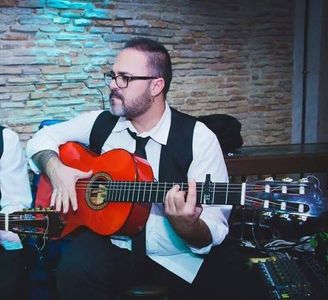 Salvi Flamenco presta servicio en la subcategoría de Flamenco y Coros Rocieros en Cádiz