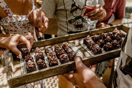 La Santa Catering presta servicio en la subcategoría de Catering bodas en Málaga