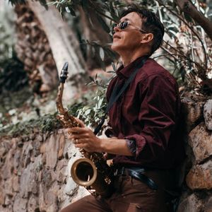 Saxofonista Zirano presta servicio en la subcategoría de Orquestas, cantantes y grupos en Málaga