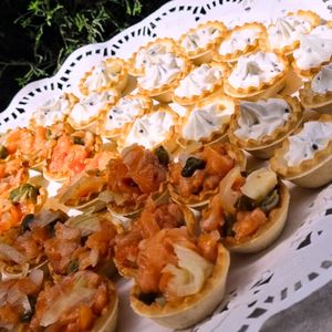 Tres Arcos Celebraciones presta servicio en la subcategoría de Catering en Murcia