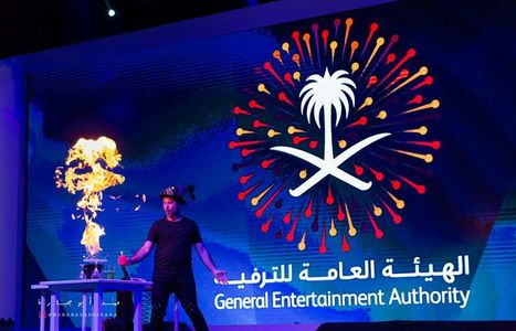 Andrés Kó, el mago de las burbujas presta servicio en la subcategoría de Magos en Cádiz