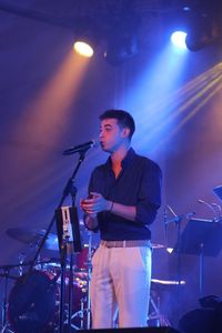 Alex Escot presta servicio en la subcategoría de Flamenco y Coros Rocieros en Tarragona