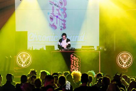 Chronic Sound presta servicio en la subcategoría de Djs en Málaga