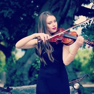 Sonora Música para Eventos presta servicio en la subcategoría de Orquestas, cantantes y grupos en Alicante