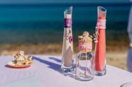 Luis presta servicio en la subcategoría de Maestros de Ceremonias, Oficiantes y Presentadores en Málaga